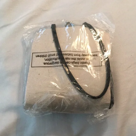 Milano Silky Glittery Night-Out Wristlet - Picture 17 of 17